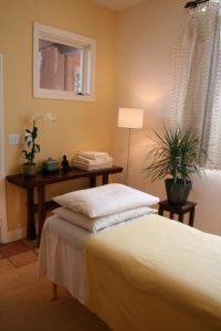 Inside Tao to Wellness in Berkeley California. Our acupuncture clinic is a calm and tranquil place to relax with your acupuncturist.
